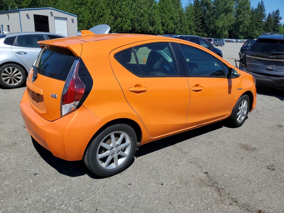 55171056 :رقم المزاد ، JTDKDTB3XF1111406 vin ، 2015 Toyota Prius C مزاد بيع