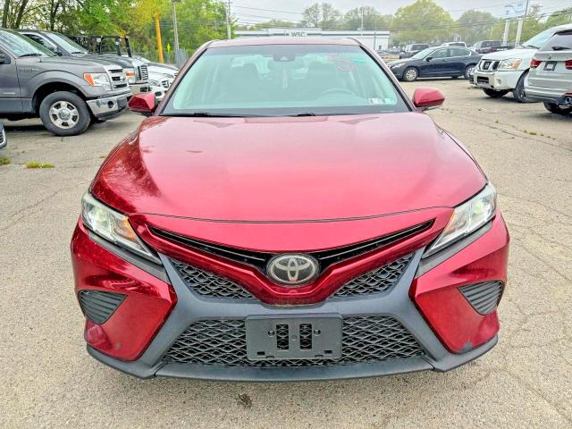 Продаж на аукціоні авто 2018 Toyota Camry, vin: 4T1B11HK0JU500358, номер лоту: 54113856