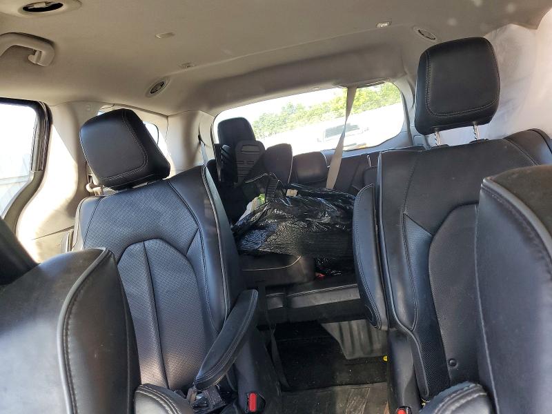 54150706 :رقم المزاد ، 2C4RC1N70JR358815 vin ، 2018 Chrysler Pacifica مزاد بيع
