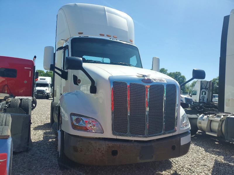 Продаж на аукціоні авто 2016 Peterbilt 579, vin: 1XPBA48X5GD354421, номер лоту: 46211086