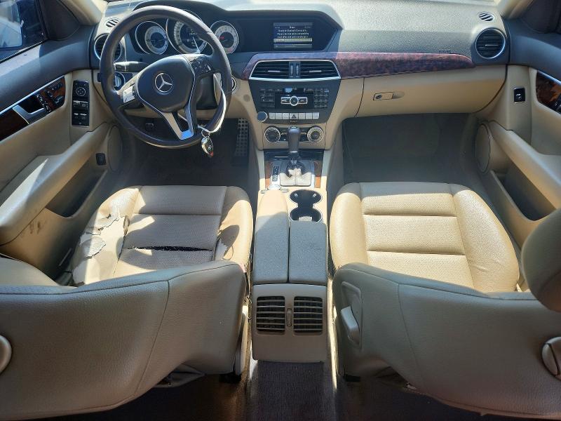 2013 Mercedes-benz C მანქანა იყიდება აუქციონზე, vin: WDDGF4HB0DR243101, აუქციონის ნომერი: 53586076