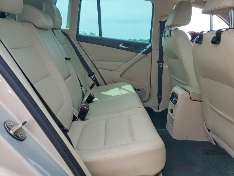 2015 Volkswagen Tiguan მანქანა იყიდება აუქციონზე, vin: WVGAV7AX0FW566395, აუქციონის ნომერი: 51887056