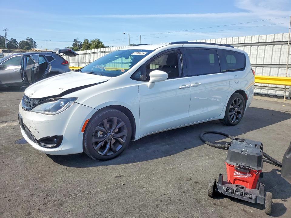 Продаж на аукціоні авто 2020 Chrysler Pacifica, vin: 2C4RC1FG7LR192858, номер лоту: 51968676
