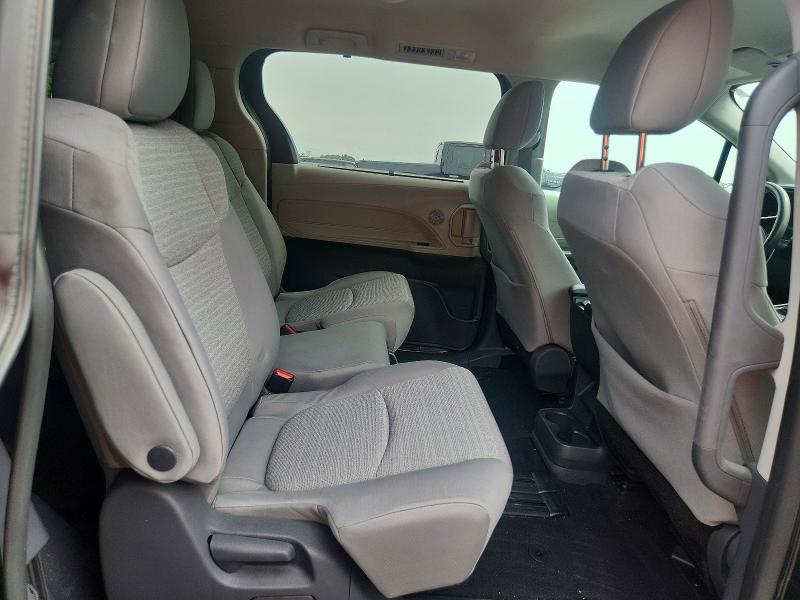 52809496 :رقم المزاد ، 5TDKRKEC9MS004676 vin ، 2021 Toyota Sienna مزاد بيع