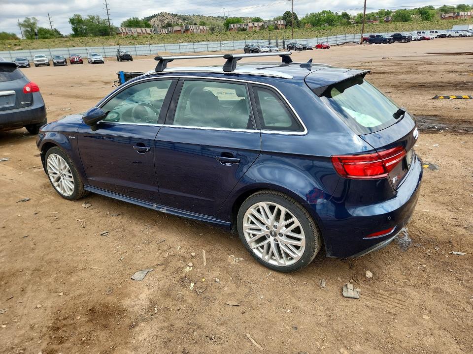 54723616 :رقم المزاد ، WAUSPBFF9JA055793 vin ، 2018 Audi A3 مزاد بيع