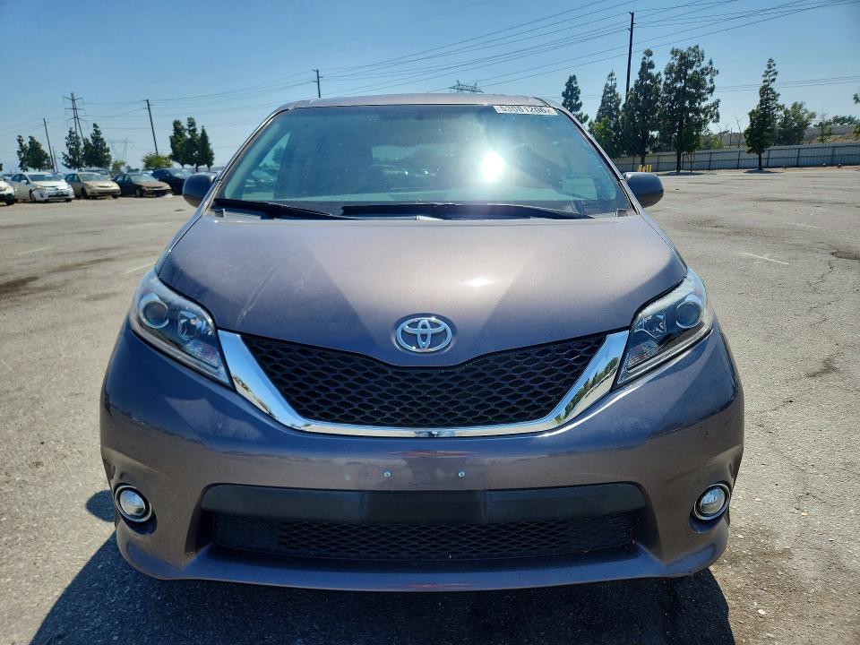 2016 Toyota Sienna მანქანა იყიდება აუქციონზე, vin: 5TDXK3DC3GS698318, აუქციონის ნომერი: 53081206