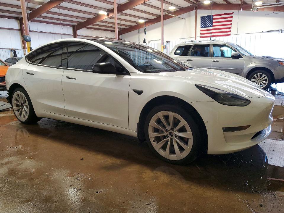 2022 Tesla Model 3 მანქანა იყიდება აუქციონზე, vin: 5YJ3E1EB9NF112903, აუქციონის ნომერი: 53265266