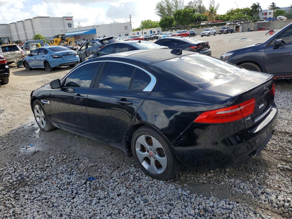 54880076 :رقم المزاد ، SAJAR4BG5HA958845 vin ، 2017 Jaguar Xe مزاد بيع
