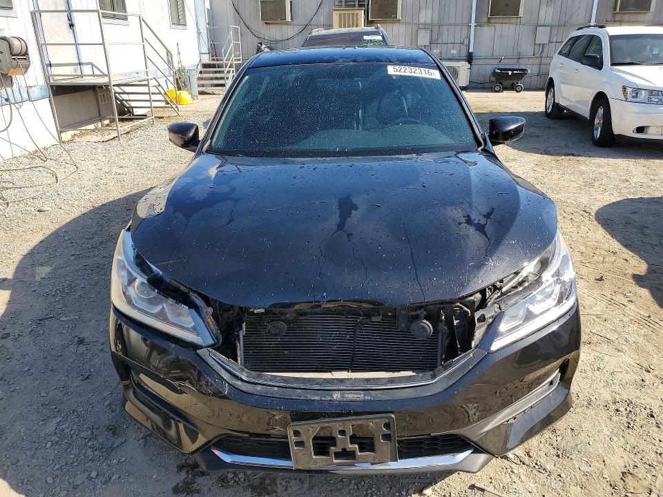 Продаж на аукціоні авто 2017 Honda Accord, vin: 1HGCR2F16HA176654, номер лоту: 52232316