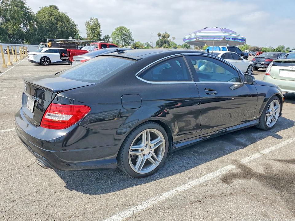 2013 Mercedes-benz C მანქანა იყიდება აუქციონზე, vin: WDDGJ5HB6DF964125, აუქციონის ნომერი: 53528956