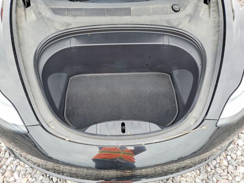 55230916 :رقم المزاد ، 5YJ3E1EB3JF183704 vin ، 2018 Tesla Model 3 مزاد بيع