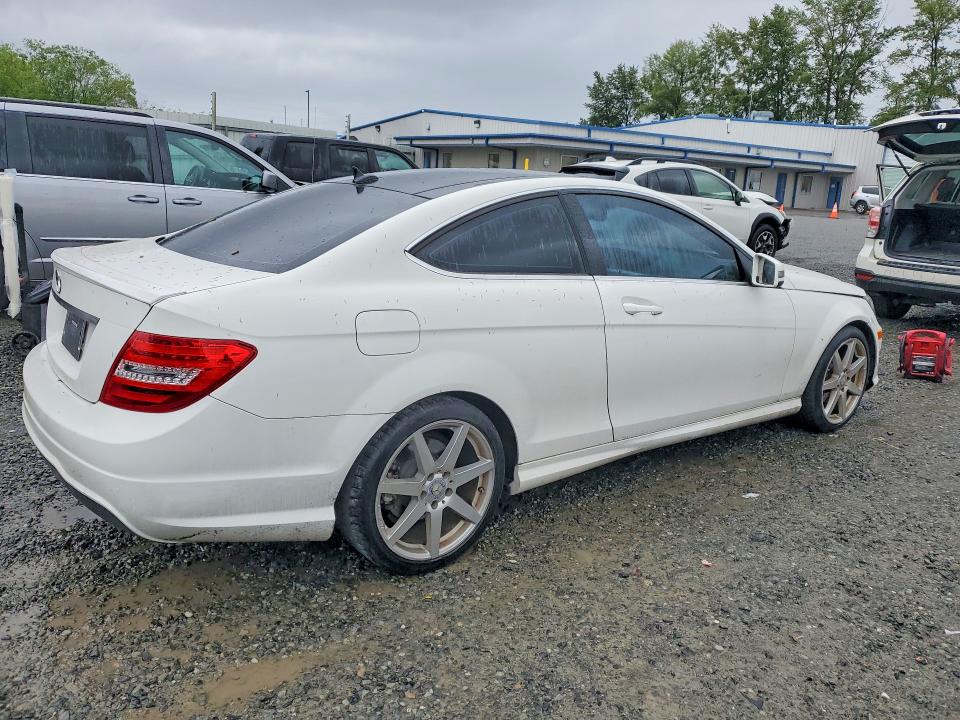 53651906 :رقم المزاد ، WDDGJ4HB3DG001283 vin ، 2013 Mercedes-benz C مزاد بيع
