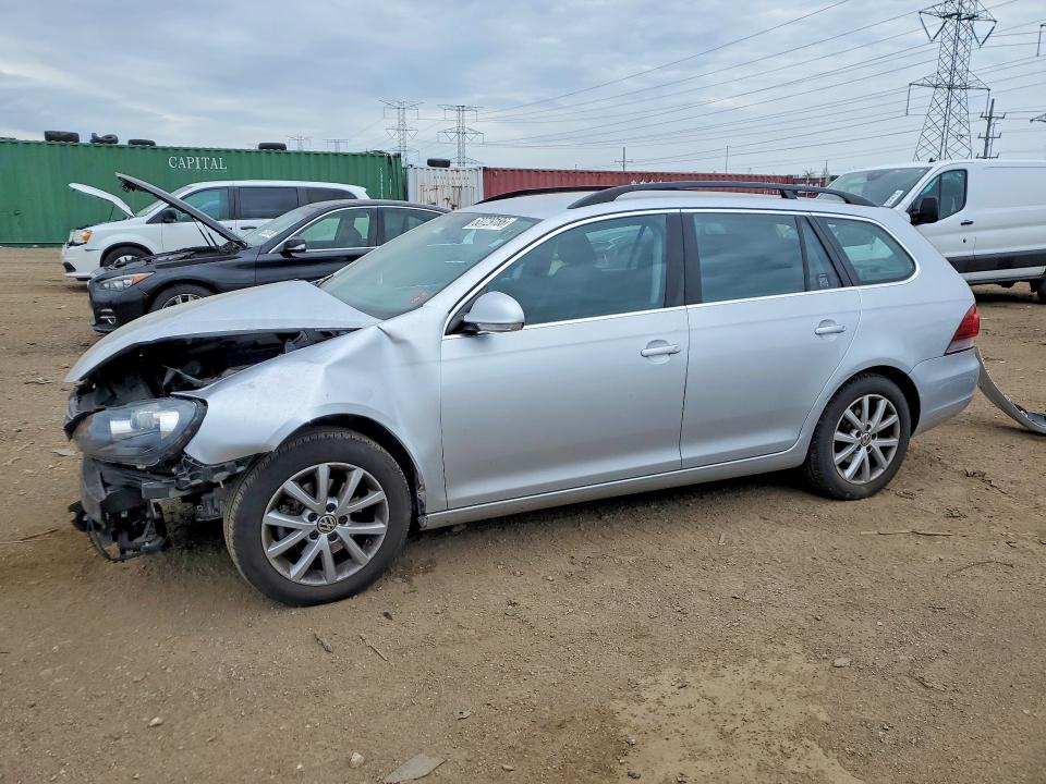 53729186 :رقم المزاد ، 3VWPP7AJ2EM621557 vin ، 2014 Volkswagen Jetta مزاد بيع