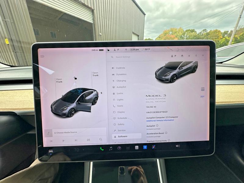 52305376 :رقم المزاد ، 5YJ3E1EB1JF119421 vin ، 2018 Tesla Model 3 مزاد بيع