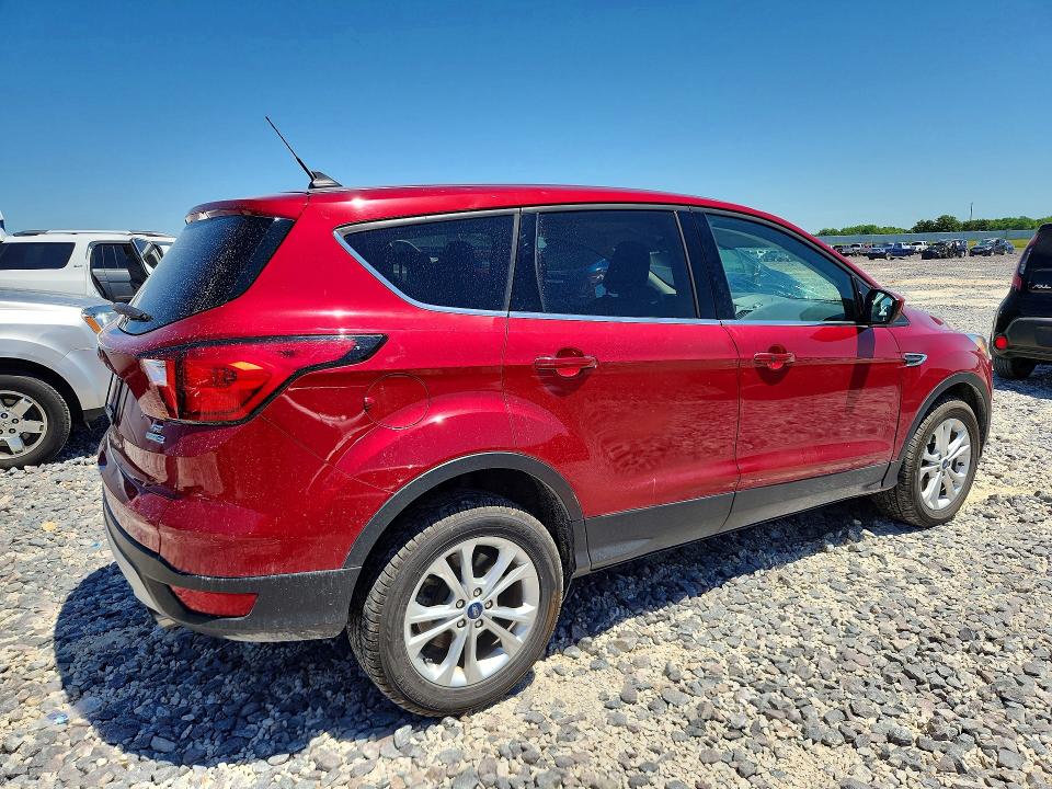 53094186 :رقم المزاد ، 1FMCU9GD0KUA18973 vin ، 2019 Ford Escape مزاد بيع