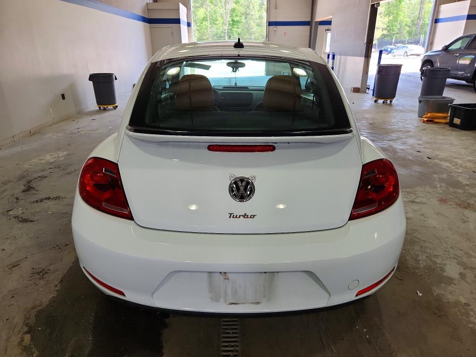 53531056 :رقم المزاد ، 3VWF17ATXGM637104 vin ، 2016 Volkswagen Beetle مزاد بيع