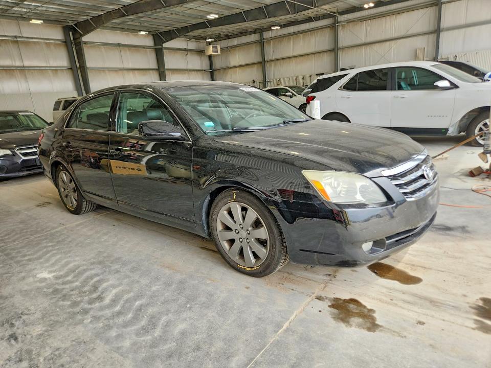 52232636 :رقم المزاد ، 4T1BK36B95U033572 vin ، 2005 Toyota Avalon مزاد بيع