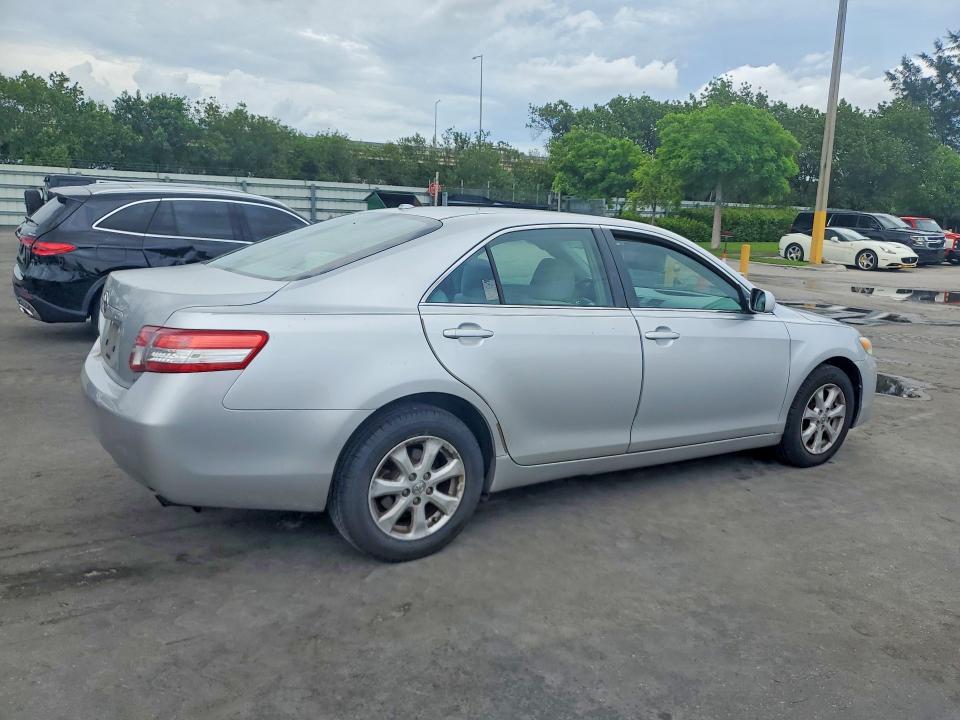 54394826 :رقم المزاد ، 4T1BF3EK3BU196073 vin ، 2011 Toyota Camry مزاد بيع