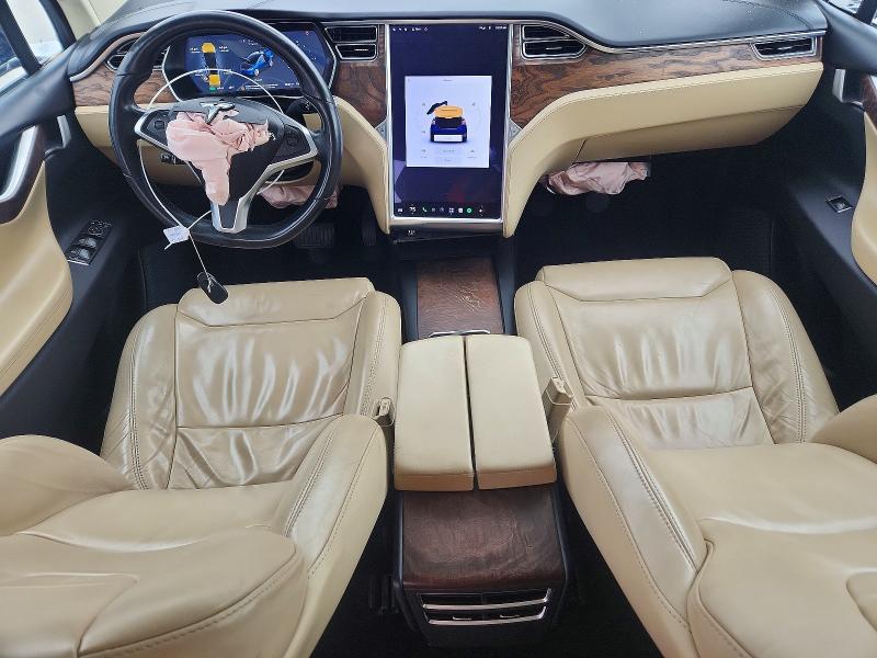2017 Tesla Model X მანქანა იყიდება აუქციონზე, vin: 5YJXCAE20HF038217, აუქციონის ნომერი: 54675706