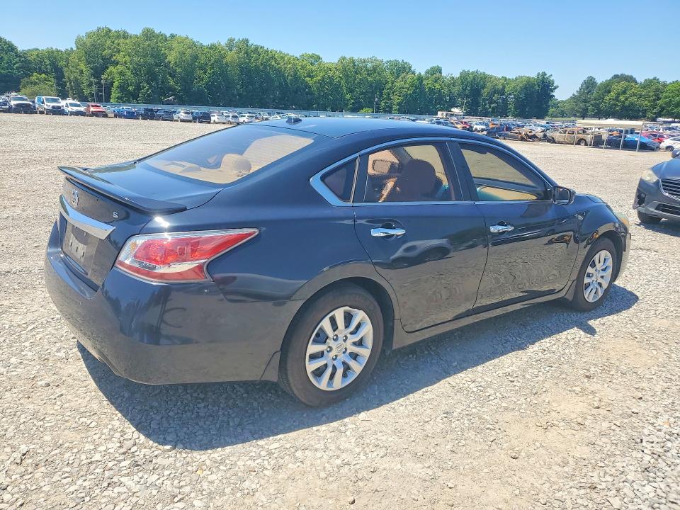 2015 Nissan Altima მანქანა იყიდება აუქციონზე, vin: 1N4AL3AP7FN870192, აუქციონის ნომერი: 52893256