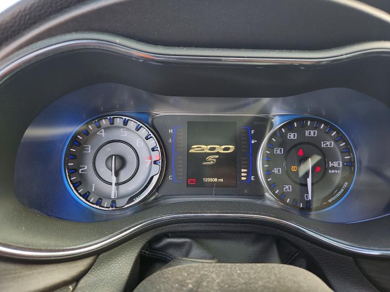 50504326 :رقم المزاد ، 1C3CCCBG0GN147310 vin ، 2016 Chrysler 200 مزاد بيع