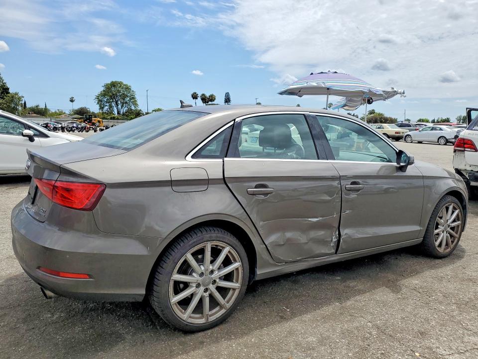 55464146 :رقم المزاد ، WAUE8GFFXG1040381 vin ، 2016 Audi A3 مزاد بيع