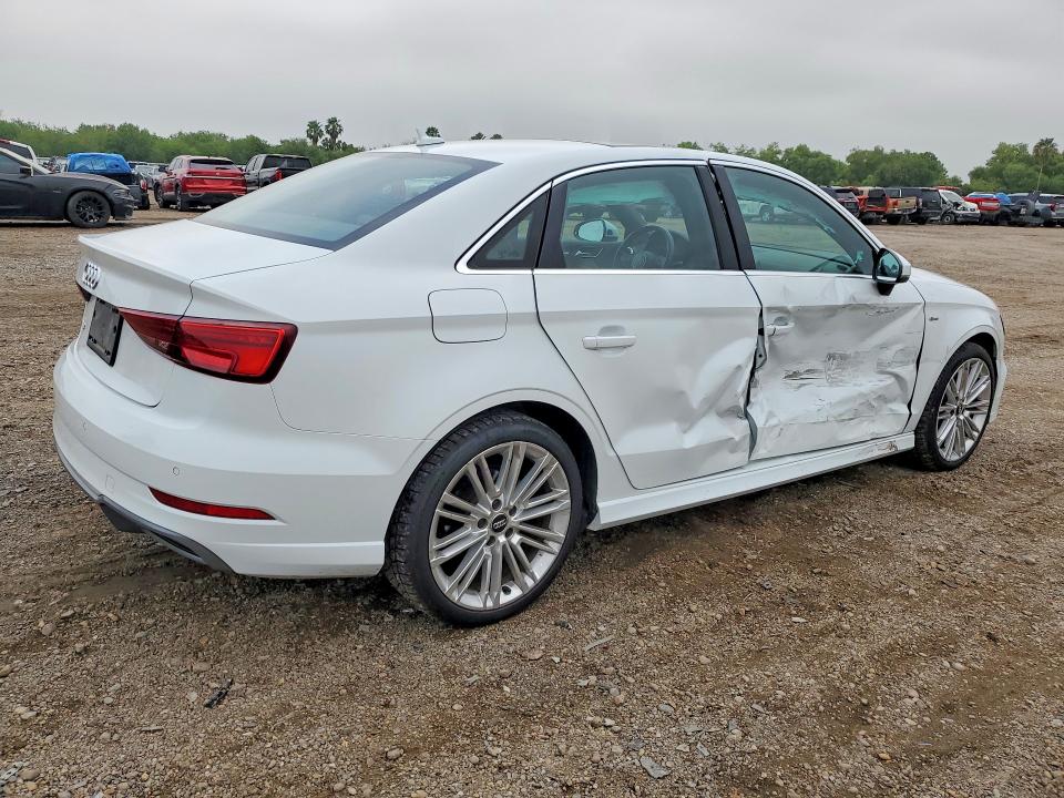 2017 Audi A3 მანქანა იყიდება აუქციონზე, vin: WAUGUGFF9H1042791, აუქციონის ნომერი: 53106886