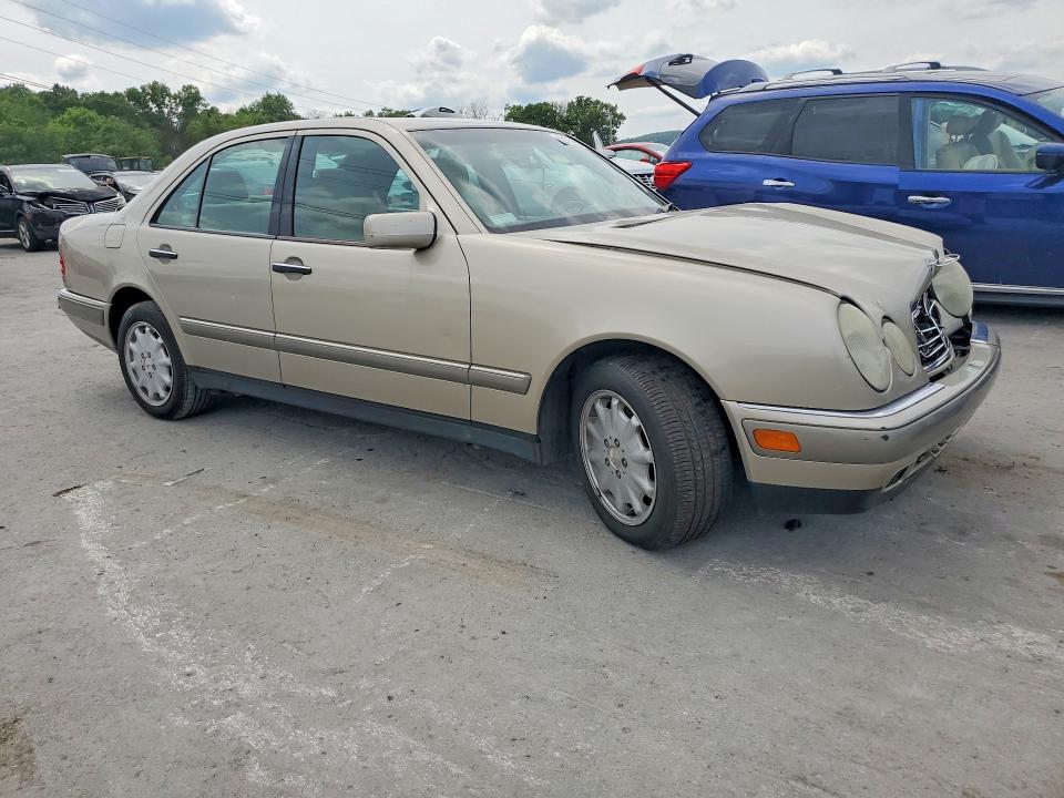1996 Mercedes-benz E მანქანა იყიდება აუქციონზე, vin: WDBJF55FXTJ014515, აუქციონის ნომერი: 52178966