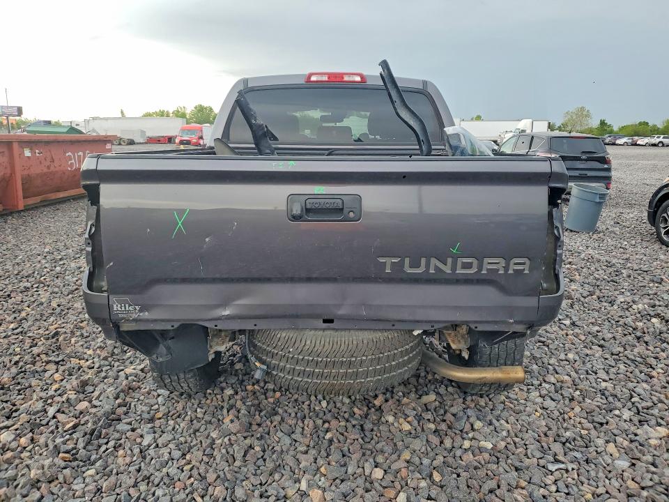 53180006 :رقم المزاد ، 5TFHW5F16JX708924 vin ، 2018 Toyota Tundra مزاد بيع