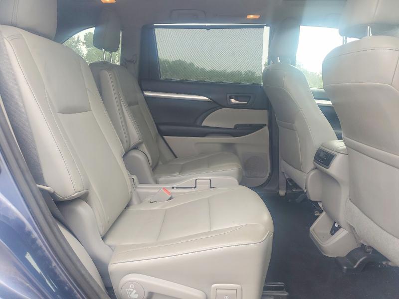 2015 Toyota Highlander მანქანა იყიდება აუქციონზე, vin: 5TDJKRFH1FS077031, აუქციონის ნომერი: 55139056
