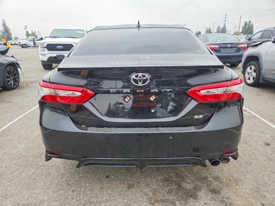50670966 :رقم المزاد ، 4T1B11HK3KU188876 vin ، 2019 Toyota Camry مزاد بيع