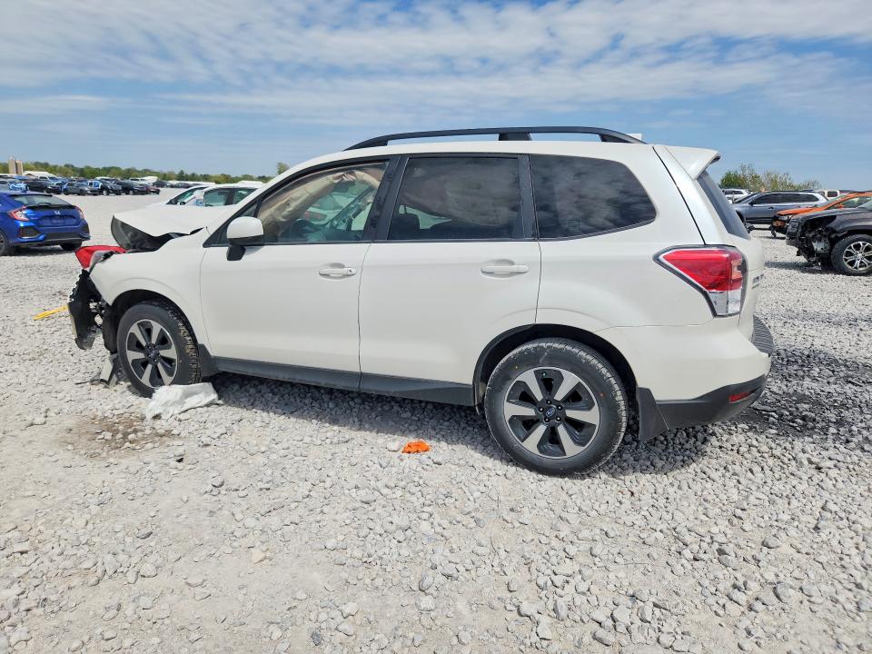 Продаж на аукціоні авто 2018 Subaru Forester, vin: JF2SJAECXJH584135, номер лоту: 53550196