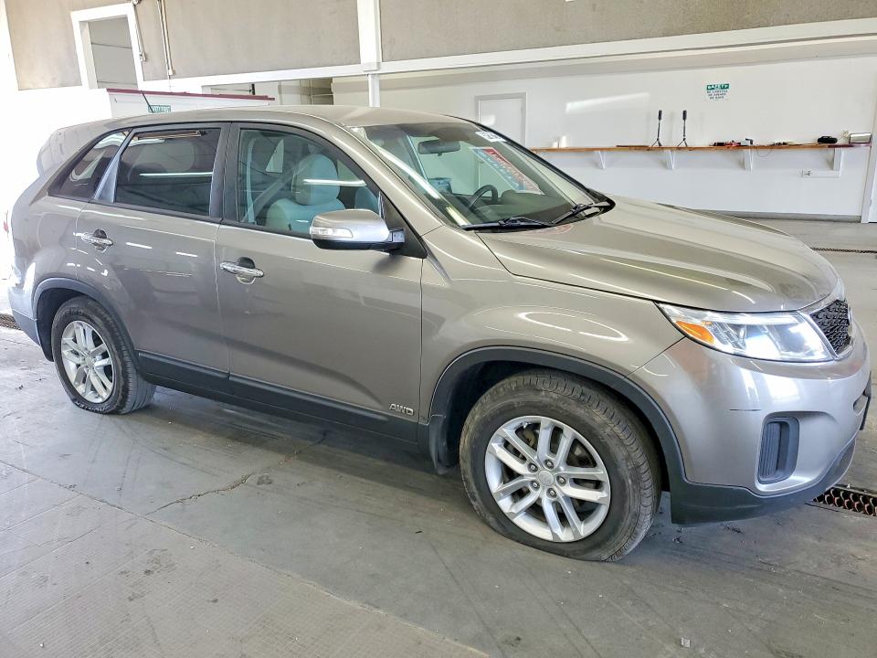 Продажа на аукционе авто 2014 Kia Sorento, vin: 5XYKTCA67EG425639, номер лота: 53233646