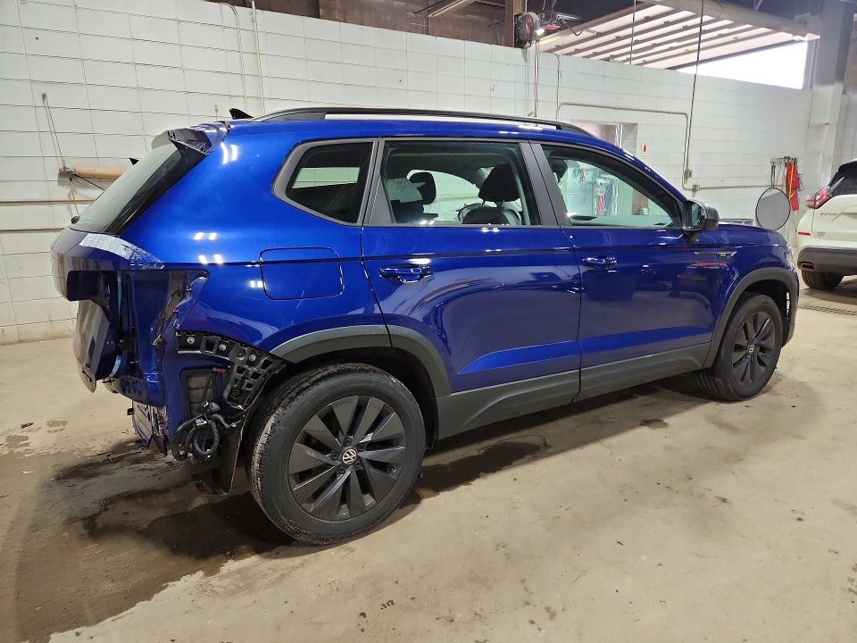 53284636 :رقم المزاد ، 3VVMX7B26NM023373 vin ، 2022 Volkswagen Taos مزاد بيع