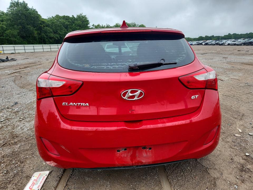 2013 Hyundai Elantra Gt მანქანა იყიდება აუქციონზე, vin: KMHD35LE8DU071678, აუქციონის ნომერი: 53748026