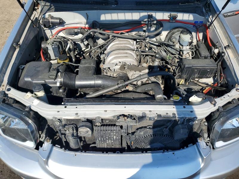 2001 Toyota Sequoia მანქანა იყიდება აუქციონზე, vin: 5TDBT48AX1S001692, აუქციონის ნომერი: 53763946