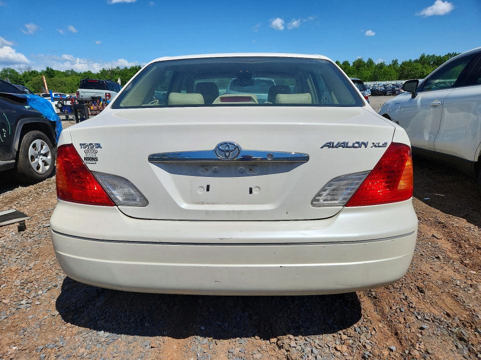 55338946 :رقم المزاد ، 4T1BF28B72U250657 vin ، 2002 Toyota Avalon مزاد بيع