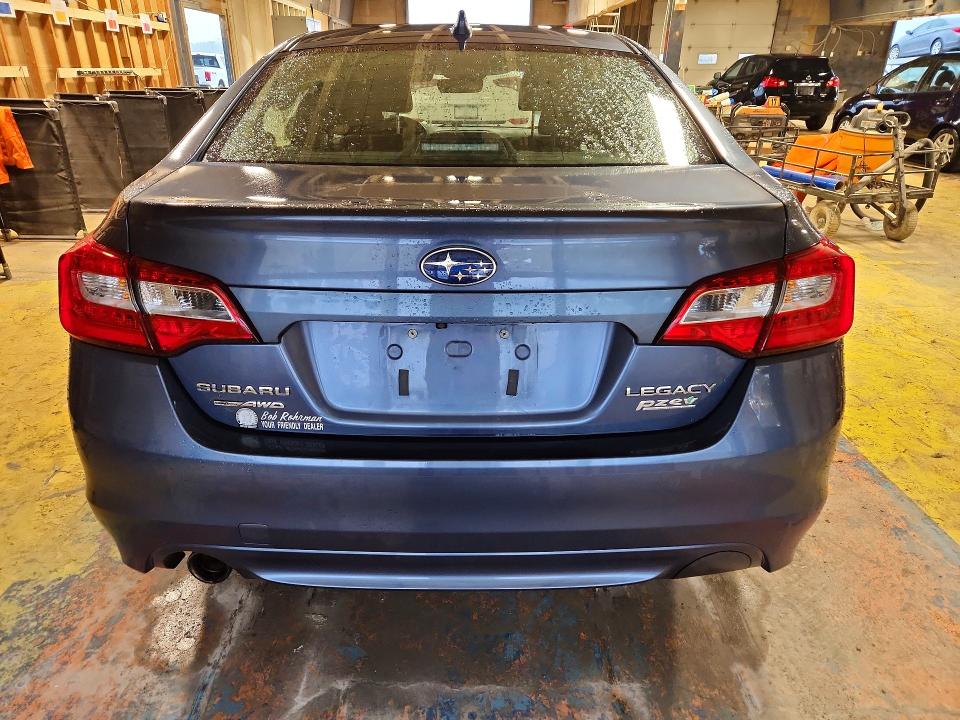 53920356 :رقم المزاد ، 4S3BNAC6XH3013851 vin ، 2017 Subaru Legacy مزاد بيع