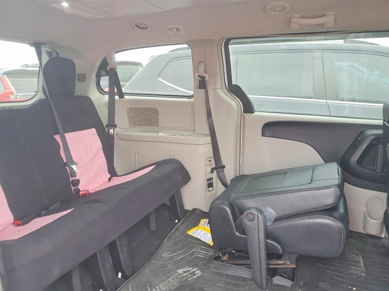 52383116 :رقم المزاد ، 2C4RC1BG8GR231680 vin ، 2016 Chrysler Town & Country مزاد بيع