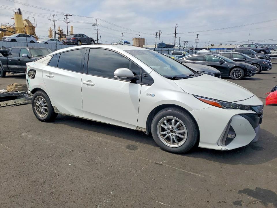 2017 Toyota Prius Prime მანქანა იყიდება აუქციონზე, vin: JTDKARFP1H3058577, აუქციონის ნომერი: 53825616