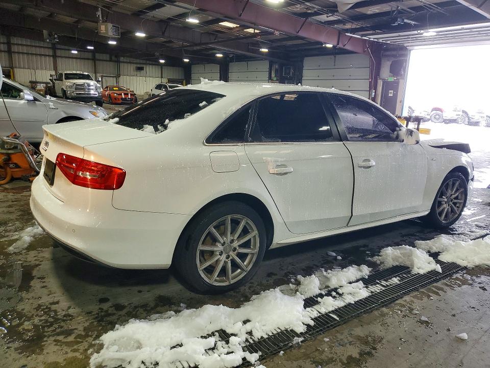 52161526 :رقم المزاد ، WAUEFAFL7FN000923 vin ، 2015 Audi A4 مزاد بيع