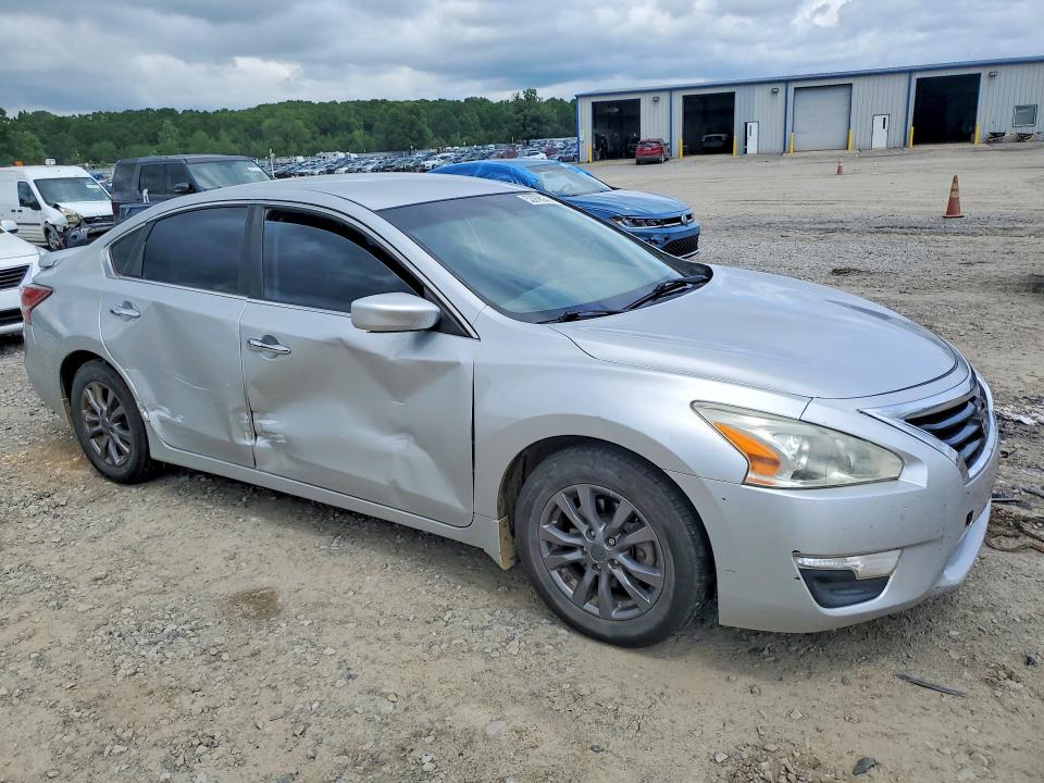 2015 Nissan Altima მანქანა იყიდება აუქციონზე, vin: 1N4AL3AP6FC576715, აუქციონის ნომერი: 53269936