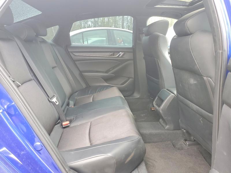 Продажа на аукционе авто 2018 Honda Accord, vin: 1HGCV1F30JA811588, номер лота: 52215456