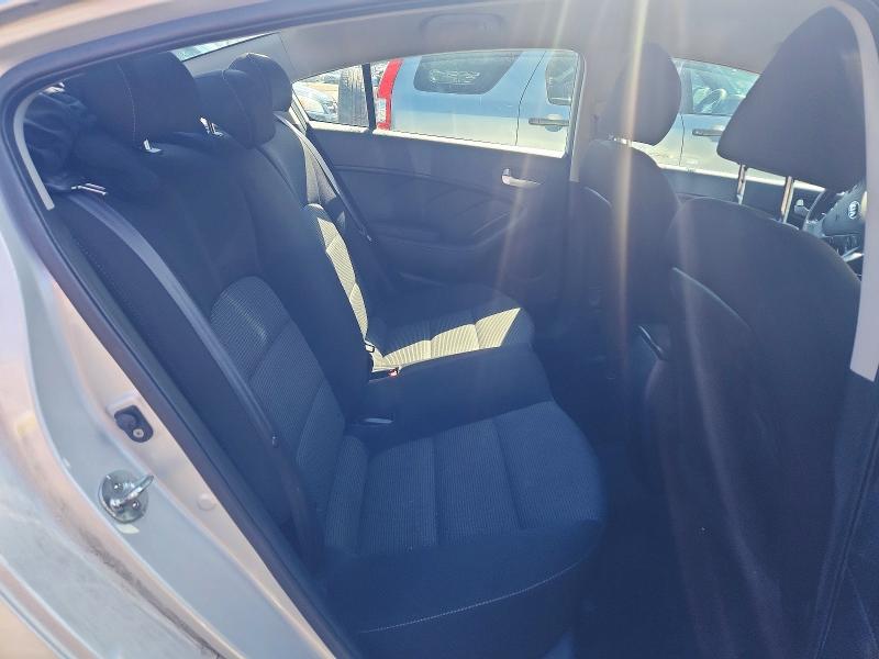 52859866 :رقم المزاد ، 3KPFK4A76JE188863 vin ، 2018 Kia Forte مزاد بيع