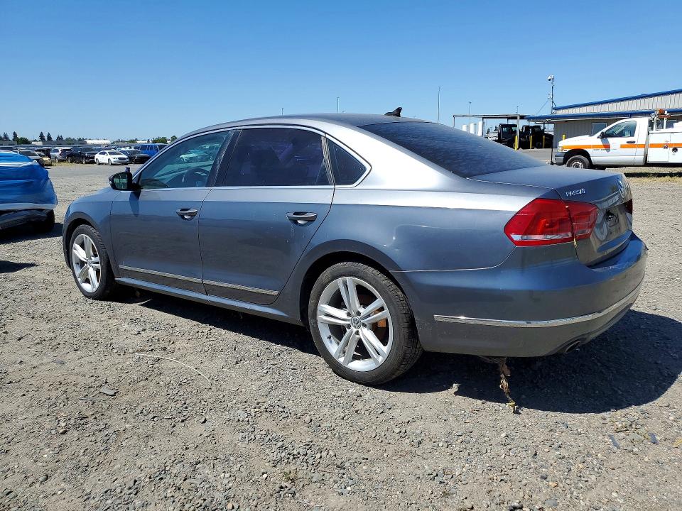 52926256 :رقم المزاد ، 1VWCN7A3XEC101758 vin ، 2014 Volkswagen Passat مزاد بيع