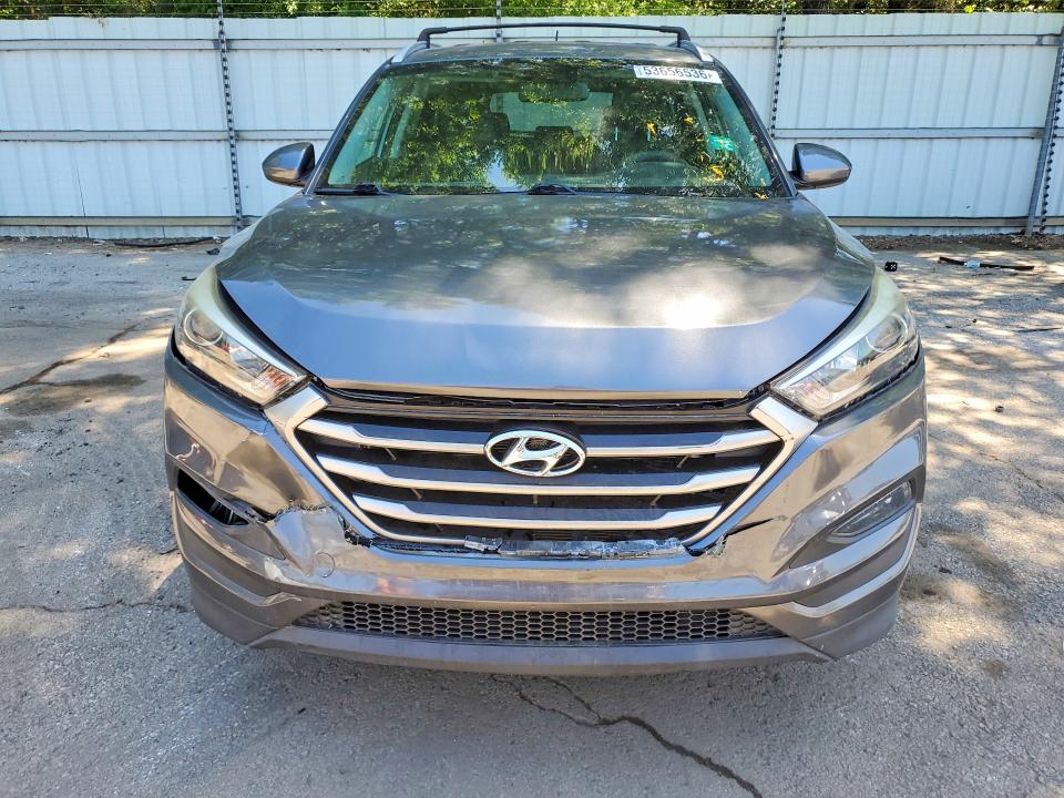 53656536 :رقم المزاد ، KM8J33A44HU450717 vin ، 2017 Hyundai Tucson مزاد بيع