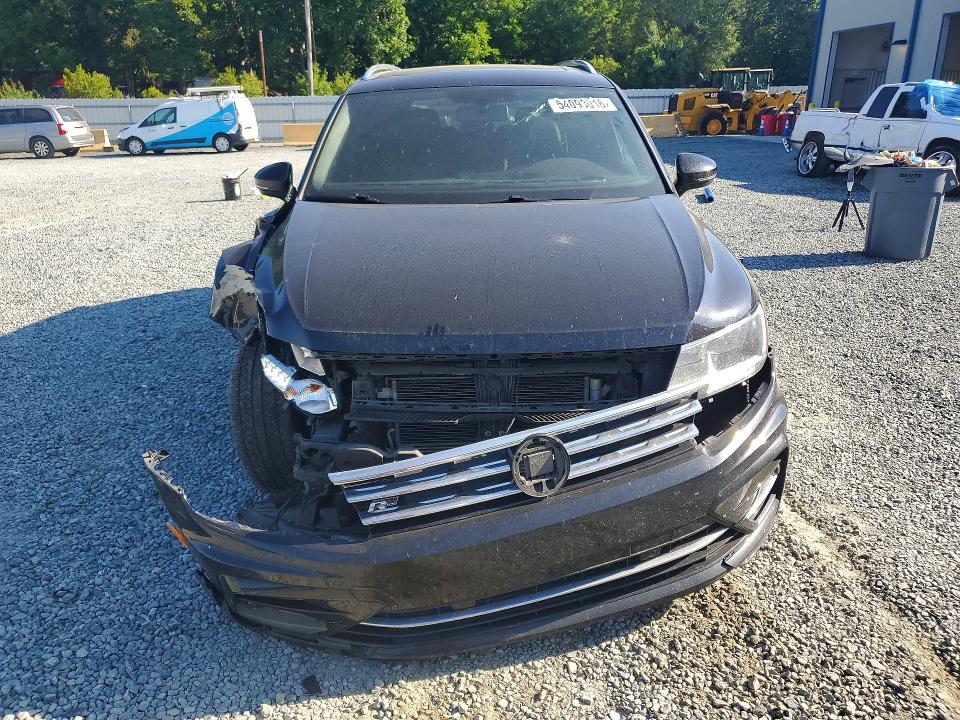 54093016 :رقم المزاد ، 3VV3B7AX0KM027521 vin ، 2019 Volkswagen Tiguan مزاد بيع