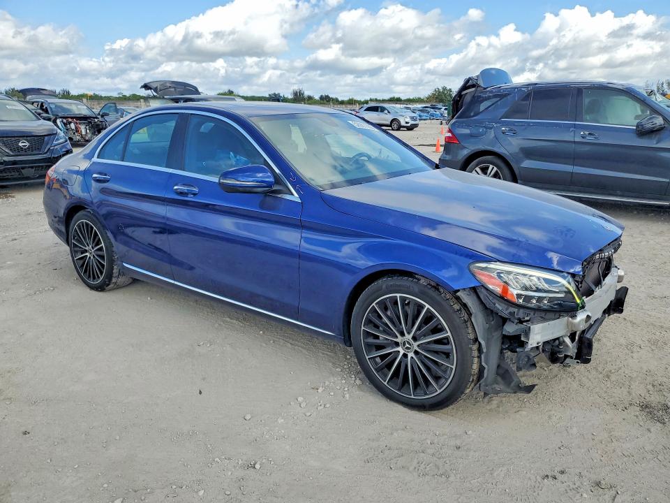 52997886 :رقم المزاد ، W1KWF8DB8LR567176 vin ، 2020 Mercedes-benz C مزاد بيع