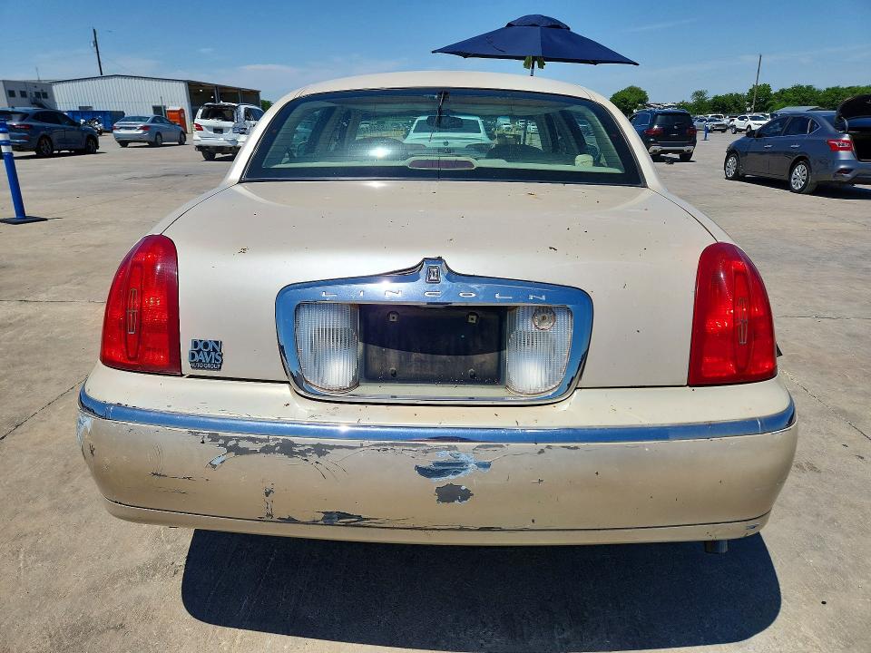 Продажа на аукционе авто 2000 Lincoln Town Car, vin: 1LNHM83W6YY877221, номер лота: 53451256