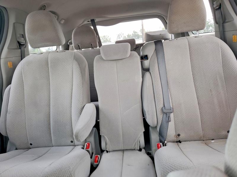 50739876 :رقم المزاد ، 5TDKA3DC4CS015503 vin ، 2012 Toyota Sienna مزاد بيع